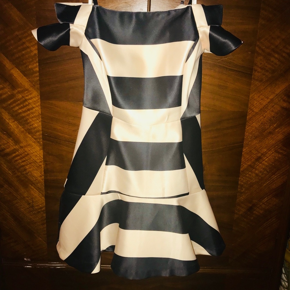 Gianni Bini flirty striped dress